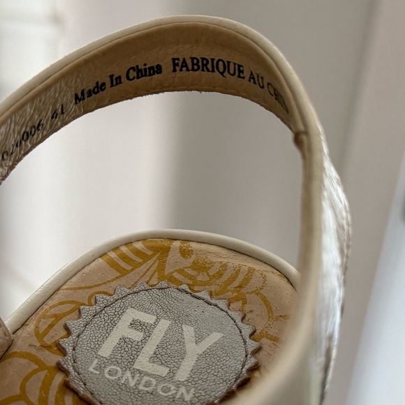 Fly London York sandal-like new. Borgogna silver and off white - Picture 7 of 8